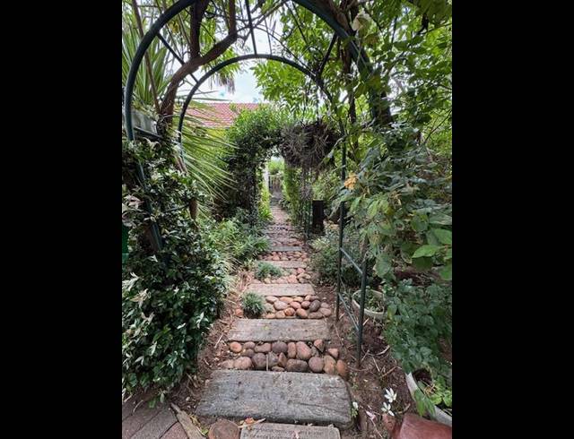 3 BEDROOM HOUSE FOR SALE IN VAN RIEBEECK PARK